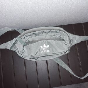🌼2 For $15🌼 Adidas Green Belt Bag Fanny Pack Buckles Adjustable Women's